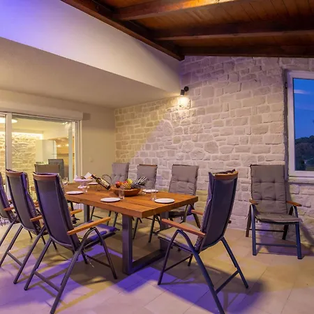 Beach Front Home In Lopar * Lopar