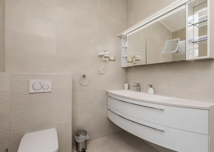 Gorgeous Home In Lopar Feriehus *