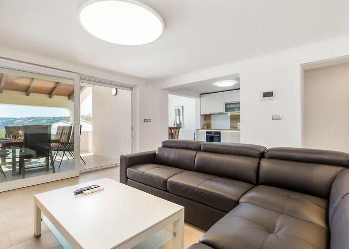 Gorgeous Home In Lopar Feriehus