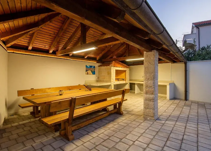 Gorgeous Home In Lopar