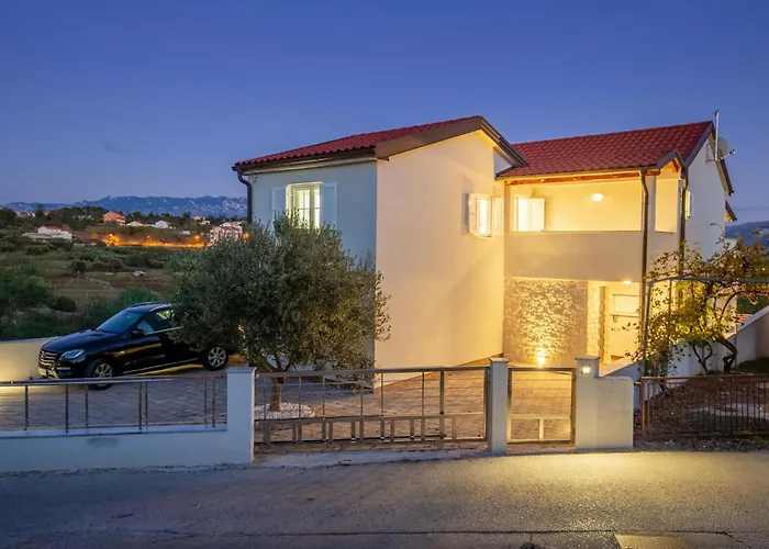 Gorgeous Home In Lopar Lopar