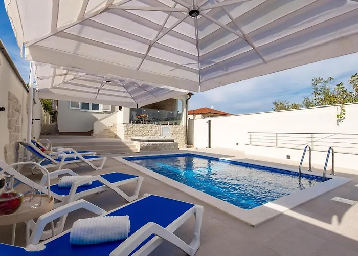 Semesterbostad Gorgeous Home In Lopar