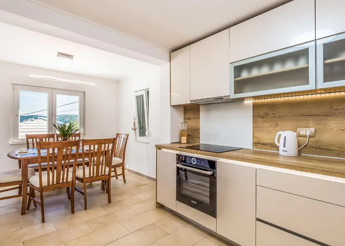 Gorgeous Home In Lopar Vikendica Lopar
