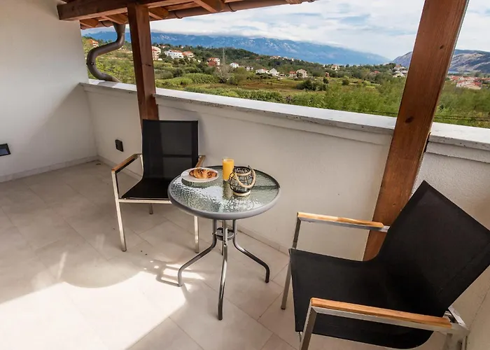 Semesterbostad Gorgeous Home In Lopar