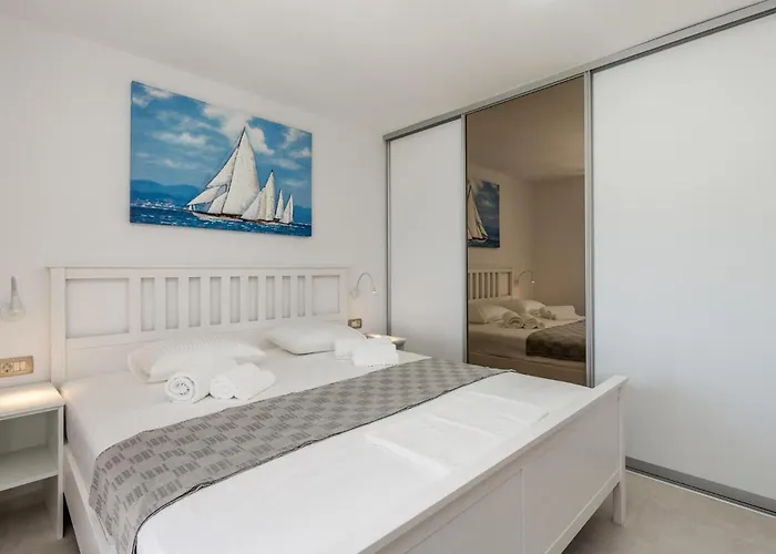 Gorgeous Home In Lopar