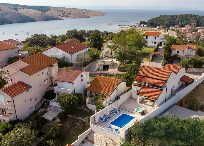 Gorgeous Home In Lopar Feriehus *