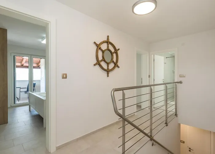 Gorgeous Home In Lopar